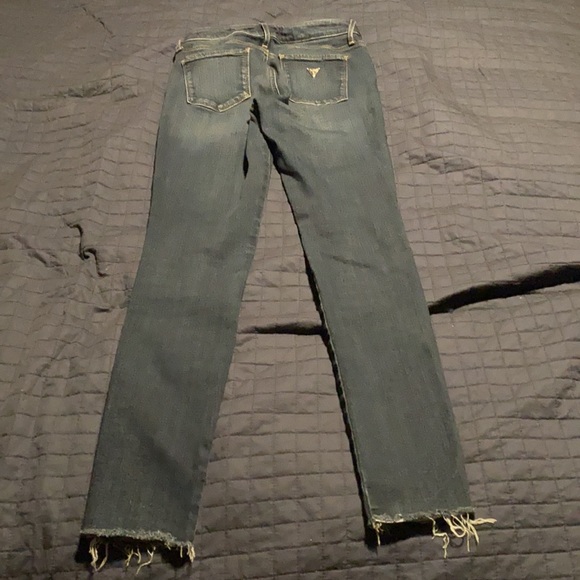 GUESS Sexy Curve Jeans - Picture 5 of 6